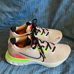 Nike renew run in pink foam colorway womens size 7